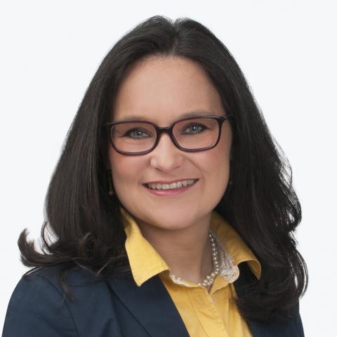 MMag. Dr. Franziska Cecon